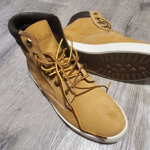 Timberland Boots Tan size 7.5 women